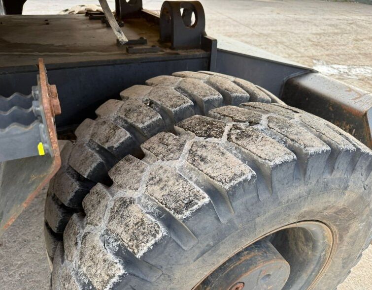 KOMATSU  PW160-11 + EPIROC HAMMER